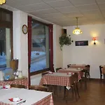 فندق Des Lacs 2*