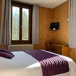 Des Lacs Hotel