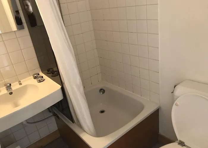 Готель Des Lacs 2*